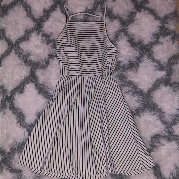 H&M Dress - Picture 1 of 3